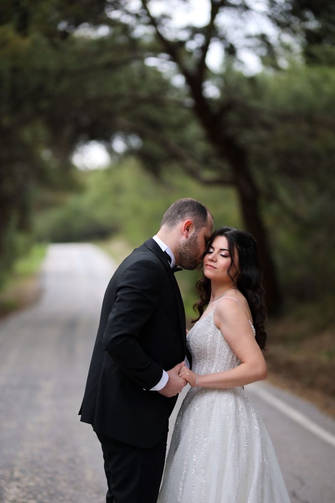 Doğal ortamda düğün fotoğraf çekimi İzmir