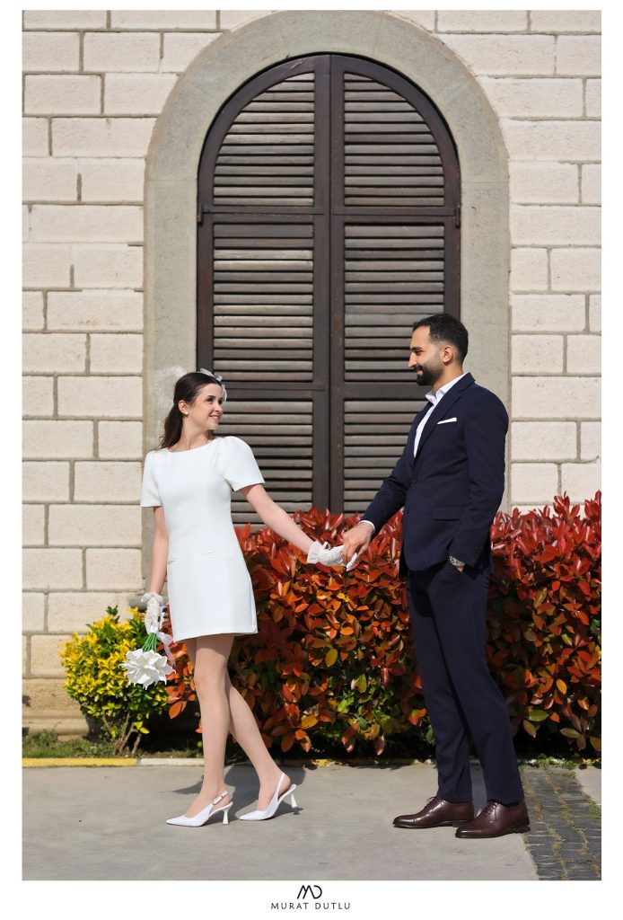sokakta gelin damat fotoğrafları İzmir